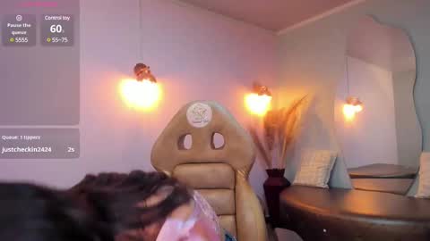 Snapshot of katy_sweet19 chatting on February 17, 2025, 6:59 pm Katy online show from February 17, 2025, 6:59 pm