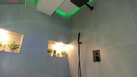 salo  online show from November 14, 2025, 12:04 pm