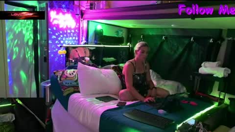 katycouple69 online show from May 9, 2026, 4:39 am