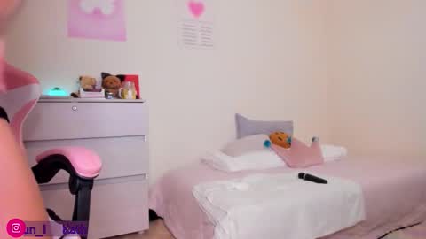 Snapshot of katys_world chatting on September 12, 2025, 11:04 pm Katy online show from September 12, 2025, 11:04 pm