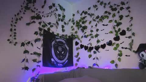 Mia online show from March 5, 2026, 7:59 am