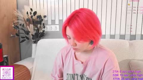 Snapshot of kawaii_yuki chatting on November 9, 2025, 7:28 am Yuki online show from November 9, 2025, 7:28 am