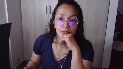  Khawit  online show from December 15, 2024, 8:47 pm
