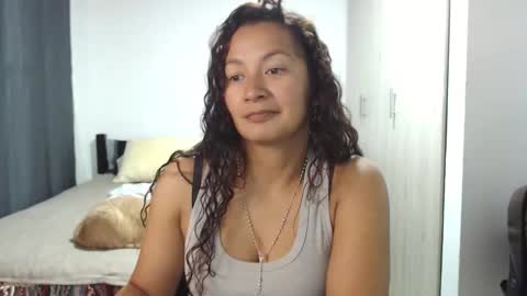  Khawit  online show from November 19, 2025, 6:02 am