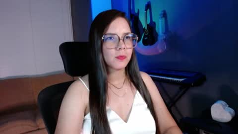 Snapshot of kay_avrill chatting on July 25, 2026, 1:25 am Kay online show from July 25, 2026, 1:25 am