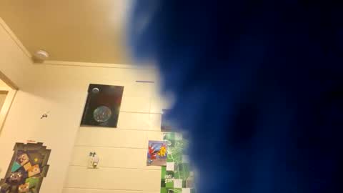 kay_la online show from April 1, 2026, 5:19 am