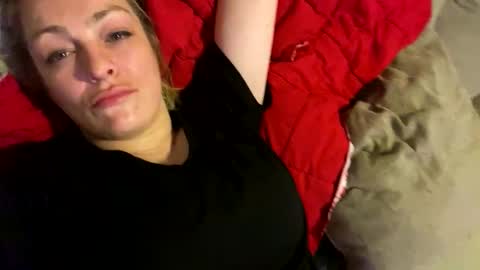 kay_la online show from April 8, 2026, 7:30 am