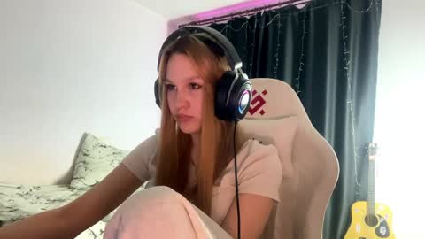 Amia online show from April 15, 2026, 5:53 pm