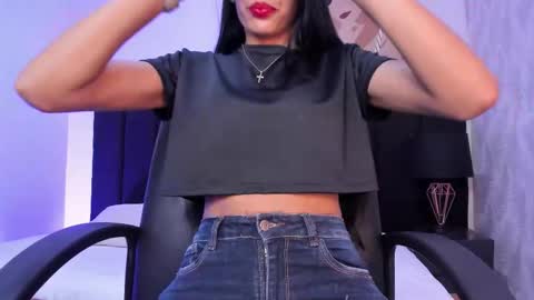 Kayla  online show from November 10, 2025, 11:31 am