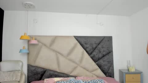 kaylahank online show from November 10, 2025, 12:04 pm