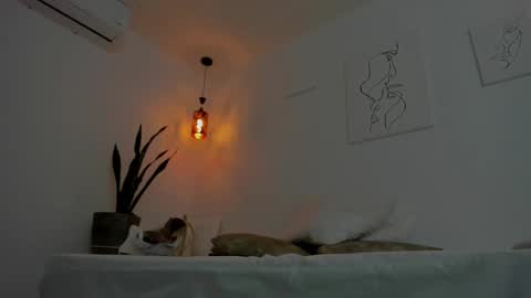      K A Y L A      online show from November 16, 2025, 1:06 pm