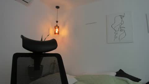      K A Y L A      online show from November 26, 2025, 6:03 am