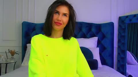 Kayla online show from May 5, 2026, 6:43 am