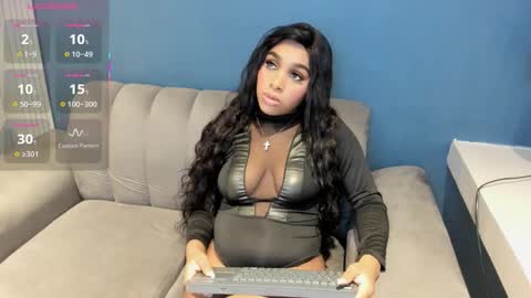 kaylaprince_ online show from October 31, 2025, 2:23 am