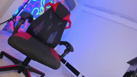 INSTAjohedija online show from February 13, 2025, 11:58 pm