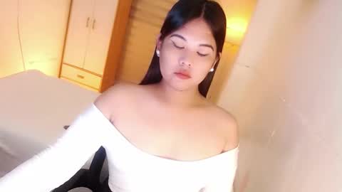 Snapshot of kayleepinay chatting on October 25, 2025, 10:26 pm Y O U R F U T U R E K A Y L E E online show from October 25, 2025, 10:26 pm