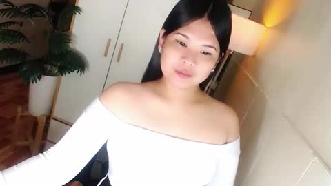 Snapshot of kayleepinay chatting on January 10, 2026, 6:26 am Y O U R F U T U R E K A Y L E E online show from January 10, 2026, 6:26 am