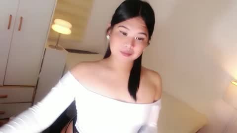 Snapshot of kayleepinay chatting on May 15, 2026, 6:37 pm Y O U R F U T U R E K A Y L E E online show from May 15, 2026, 6:37 pm