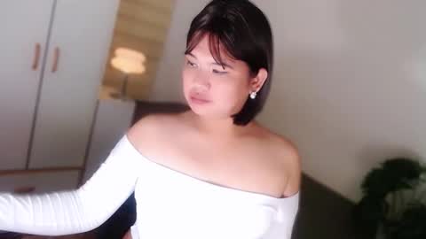Snapshot of kayleepinay chatting on May 31, 2026, 12:52 am Y O U R F U T U R E K A Y L E E online show from May 31, 2026, 12:52 am