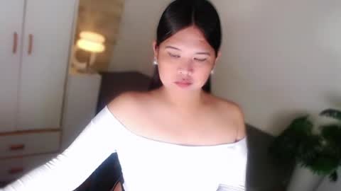 Snapshot of kayleepinay chatting on June 19, 2026, 4:55 pm Y O U R F U T U R E K A Y L E E online show from June 19, 2026, 4:55 pm