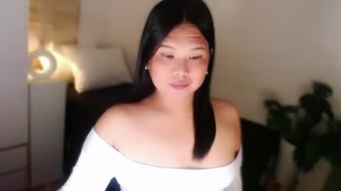 Snapshot of kayleepinay chatting on July 9, 2026, 11:42 pm Y O U R F U T U R E K A Y L E E online show from July 9, 2026, 11:42 pm