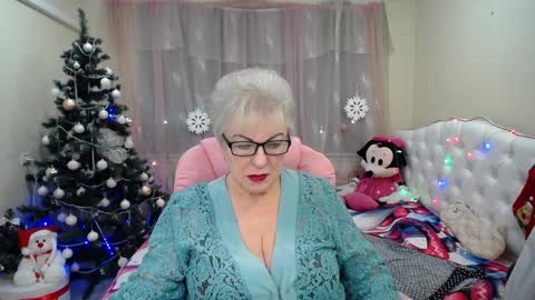 Snapshot of kaylesmoll chatting on January 12, 2025, 1:53 am kaylesmoll online show from January 12, 2025, 1:53 am