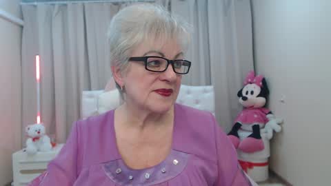 kaylesmoll online show from March 21, 2026, 7:39 pm