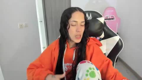 kaylie online show from December 22, 2025, 8:17 pm