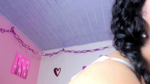 Snapshot of kayllaevans_ chatting on February 17, 2025, 1:25 am Kay online show from February 17, 2025, 1:25 am