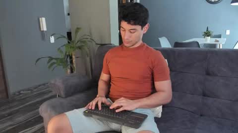 Snapshot of kayn_kalo chatting on November 20, 2025, 5:01 pm Kayn online show from November 20, 2025, 5:01 pm