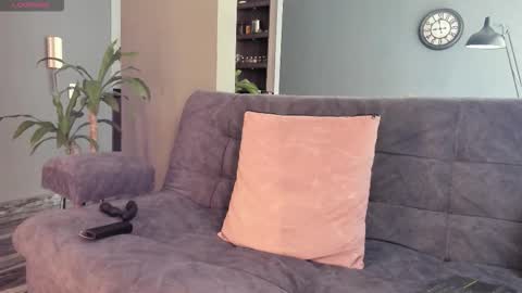 Kayn online show from December 16, 2025, 8:03 pm