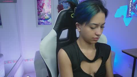 Kayra online show from October 21, 2025, 12:28 pm