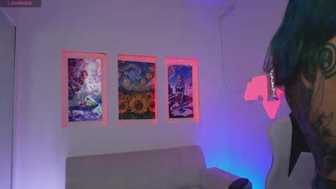 Kayra online show from December 2, 2025, 12:10 pm