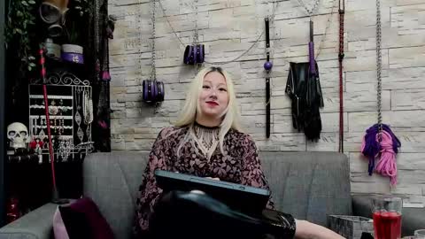 Miss Kazia online show from November 4, 2025, 10:20 pm