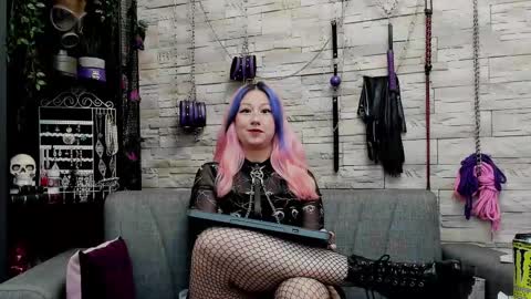 Miss Kazia online show from November 8, 2025, 2:06 pm