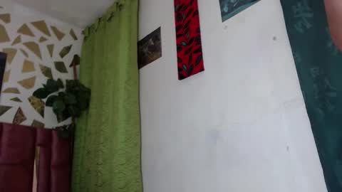 KAZSANDRAH online show from February 11, 2026, 5:01 am