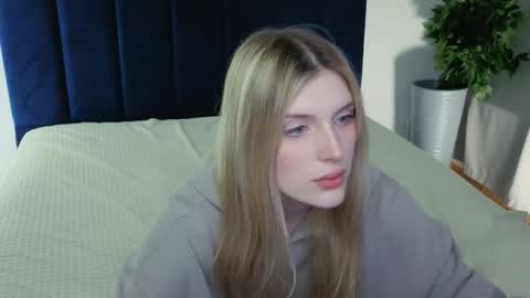 Seb Polly Roxy Jonny online show from September 22, 2025, 2:08 pm