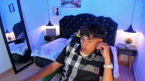 Snapshot of keevin_cross_ chatting on March 7, 2025, 5:06 pm Keevin online show from March 7, 2025, 5:06 pm