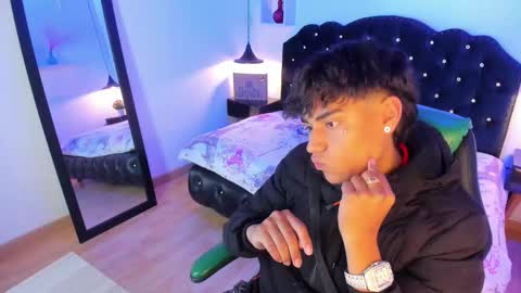 Snapshot of keevin_cross_ chatting on March 8, 2025, 12:52 pm Keevin online show from March 8, 2025, 12:52 pm