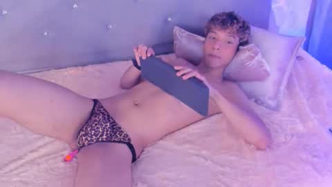 kei oliver online show from February 14, 2025, 4:09 pm