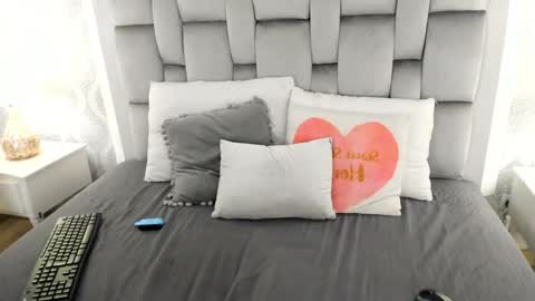 Keiira Fox online show from April 12, 2026, 7:30 pm