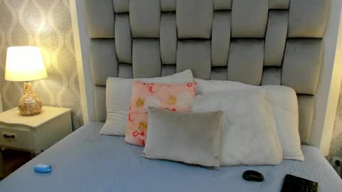 Keiira Fox online show from April 17, 2026, 11:35 am