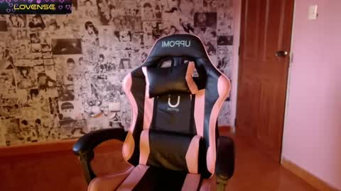 Kimk online show from February 4, 2025, 9:52 pm