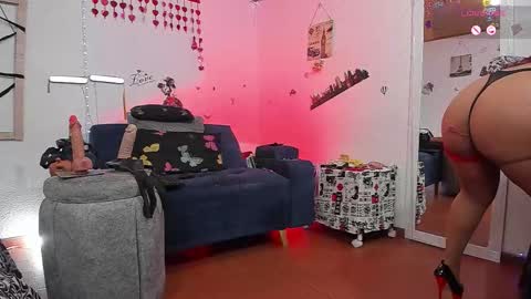 Snapshot of keila_j chatting on December 2, 2025, 3:23 am KEILA J online show from December 2, 2025, 3:23 am