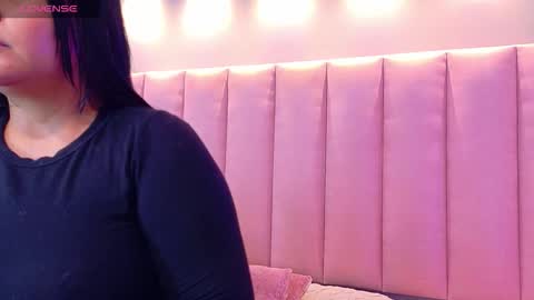 Keily Ross online show from November 17, 2025, 8:47 pm