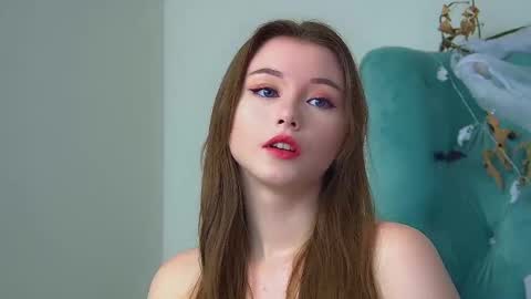 Keira online show from October 28, 2025, 6:32 pm