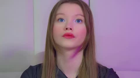 Keira online show from May 12, 2026, 6:49 pm