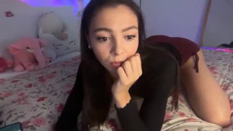 Snapshot of keirasworld chatting on December 1, 2025, 12:15 am keira online show from December 1, 2025, 12:15 am