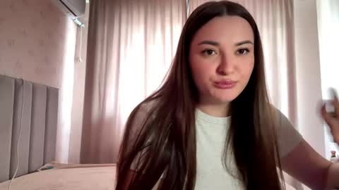 Snapshot of kellekarn chatting on April 14, 2026, 7:36 am Molly online show from April 14, 2026, 7:36 am