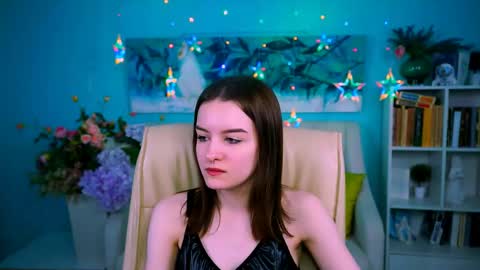 kelliebanshe online show from April 14, 2026, 4:29 am